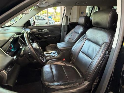 Mosaic Black Metallic 2018 Chevrolet Traverse RS