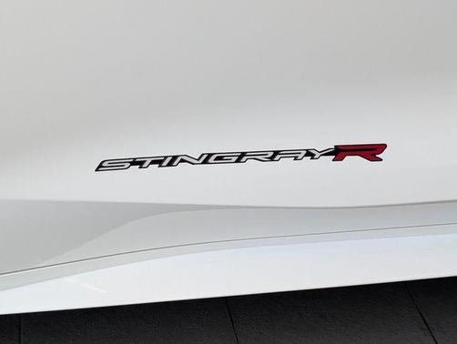 Arctic White 2023 Chevrolet Corvette Stingray w/3LT