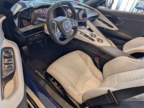 2026 Chevrolet Corvette Stingray w/2LT