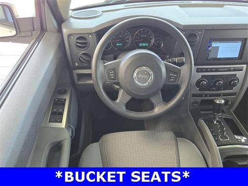 2006 Jeep Commander Base