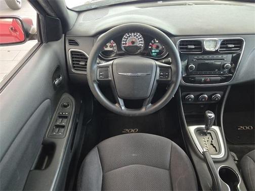 2013 Chrysler 200 LX