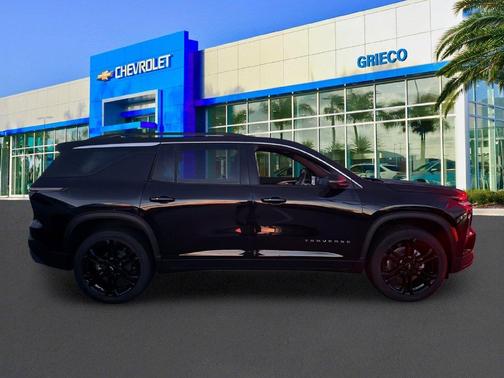 Mosaic Black Metallic 2027 Chevrolet Traverse LT