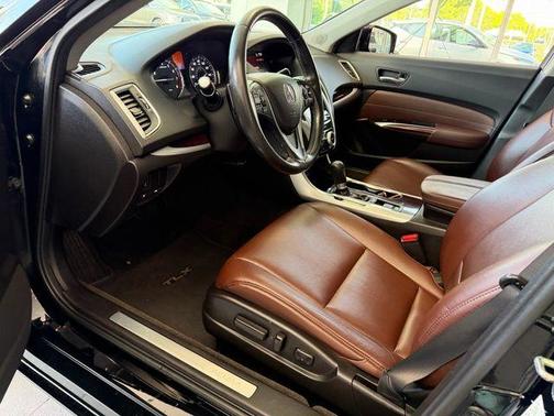 Crystal Black Pearl 2017 Acura TLX FWD