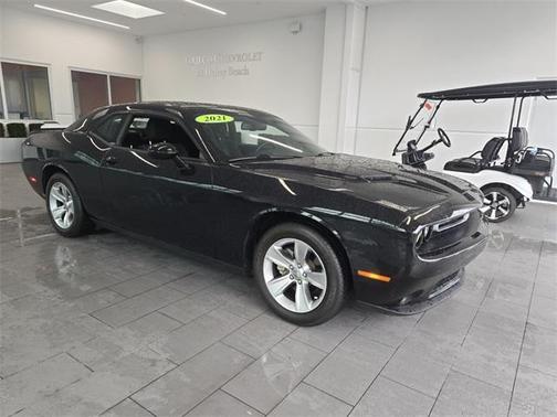2021 Dodge Challenger SXT
