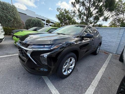 Mosaic Black Metallic 2026 Chevrolet Trax LS