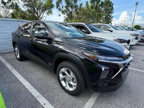 Mosaic Black Metallic 2026 Chevrolet Trax LS