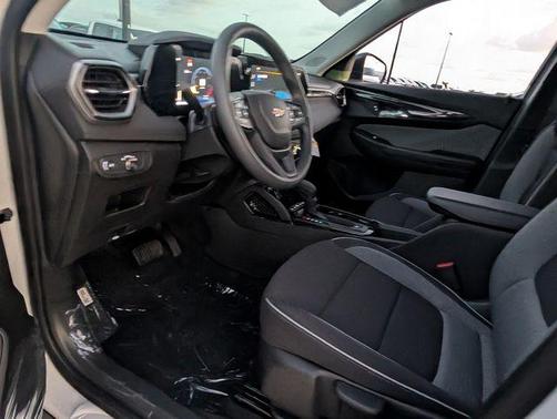 Summit White 2026 Chevrolet Trailblazer LS