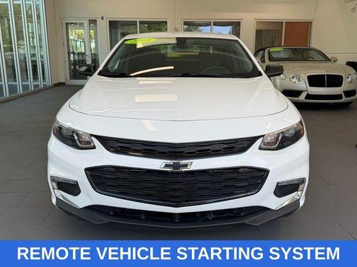 Summit White 2018 Chevrolet Malibu LT