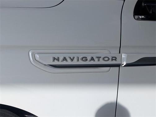 2022 Lincoln Navigator L Reserve