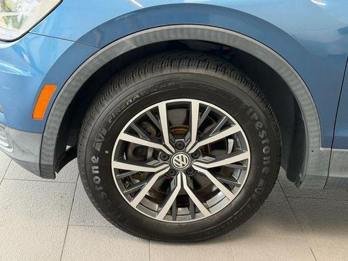 Silk Blue Metallic 2018 Volkswagen Tiguan 2.0T SE