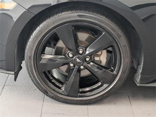 2022 Ford Mustang EcoBoost