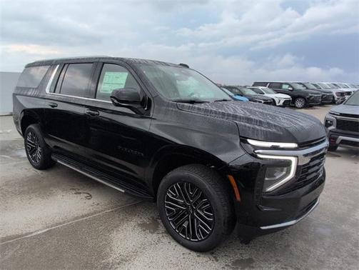2025 Chevrolet Suburban LS