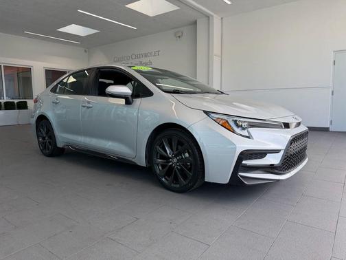 Classic Silver Metallic 2023 Toyota Corolla SE
