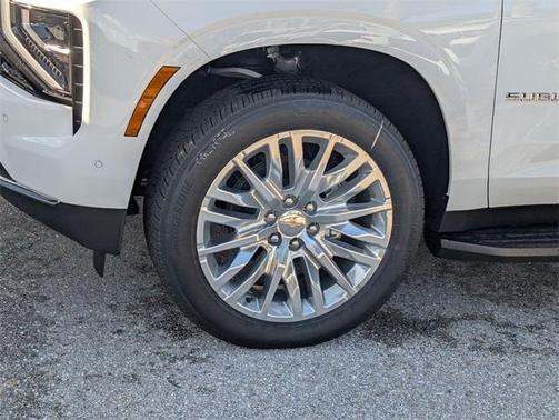 2025 Chevrolet Suburban LT