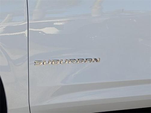2025 Chevrolet Suburban LT