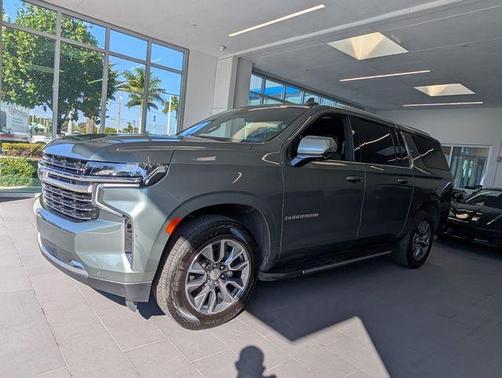 2023 Chevrolet Suburban LT