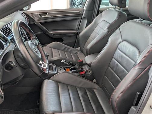 2018 Volkswagen Golf GTI 2.0T SE 4-Door