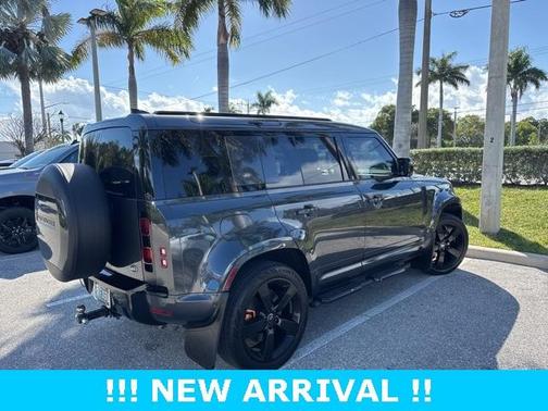 2023 Land Rover Defender 110 SE