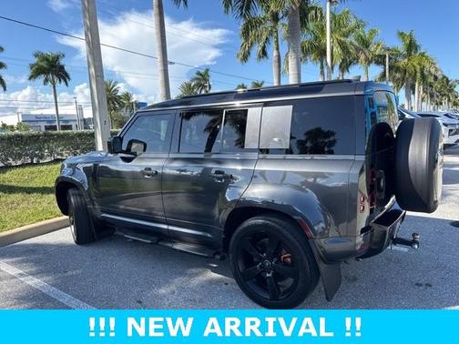 2023 Land Rover Defender 110 SE