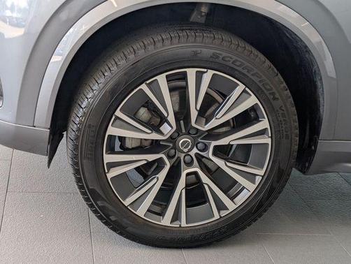 2020 Volvo XC90 T5 Momentum 7 Passenger