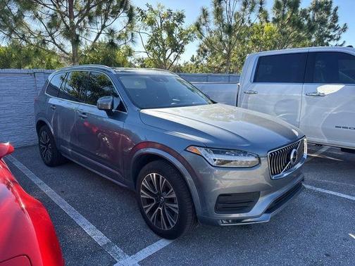 2020 Volvo XC90 T5 Momentum 7 Passenger