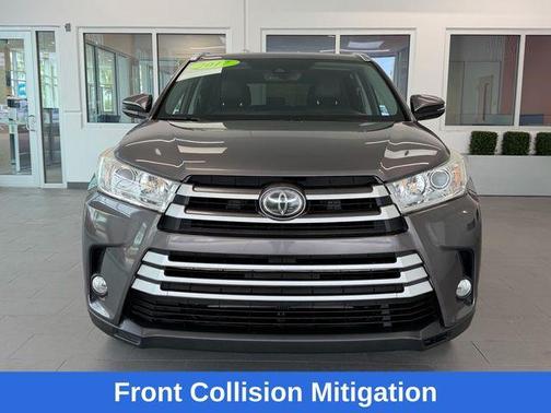 Predawn Gray Mica 2017 Toyota Highlander XLE