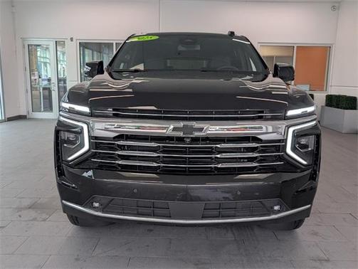 2025 Chevrolet Suburban LT