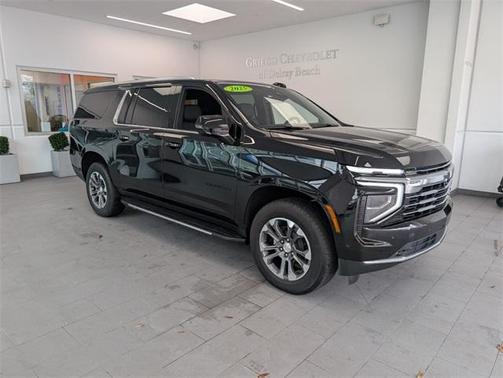 2025 Chevrolet Suburban LT