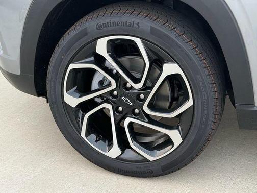 Sterling Gray Metallic 2026 Chevrolet Trax 2RS