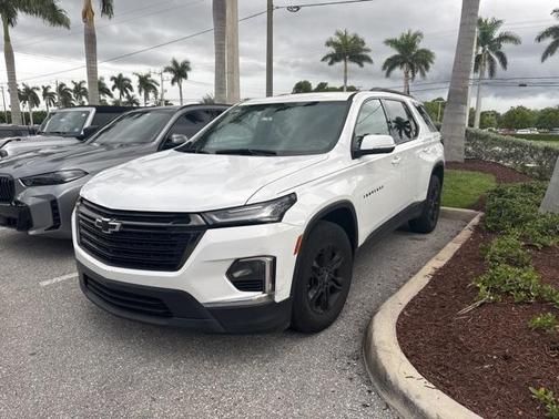 2022 Chevrolet Traverse LT Cloth