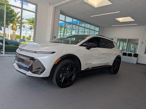 Iridescent Pearl Tricoat 2025 Chevrolet Equinox EV RS