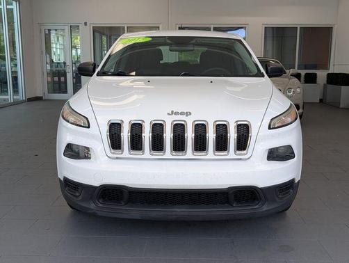 Bright White Clearcoat 2015 Jeep Cherokee Sport