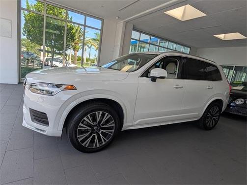 2021 Volvo XC90 T5 Momentum 7 Passenger