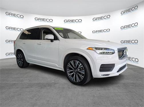 2021 Volvo XC90 T5 Momentum 7 Passenger