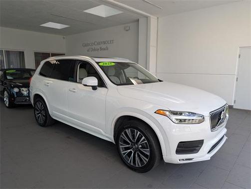 2021 Volvo XC90 T5 Momentum 7 Passenger