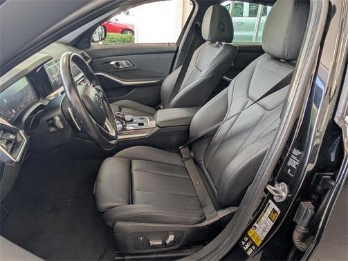 2019 BMW 330 i xDrive