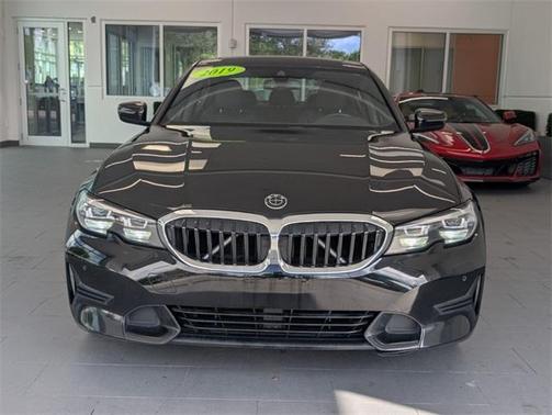 2019 BMW 330 i xDrive