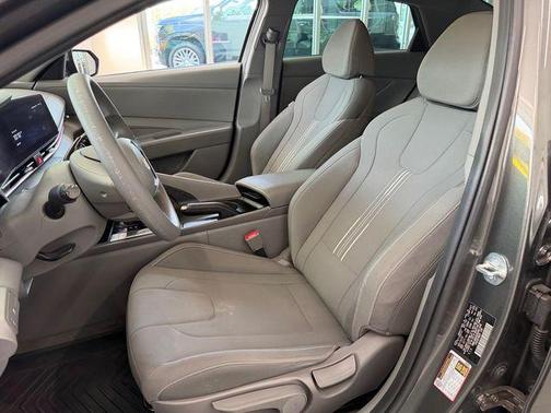 Amazon Gray 2024 Hyundai ELANTRA SEL