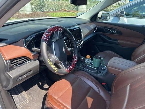 Iridescent Pearl Tricoat 2020 Chevrolet Traverse High Country