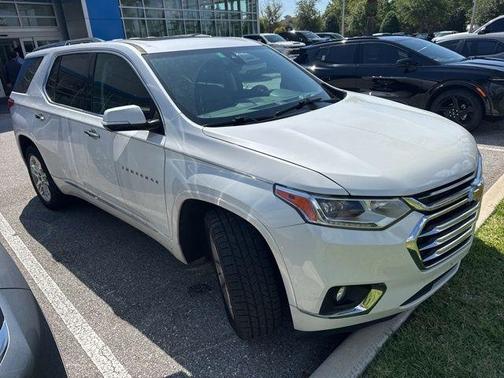 Iridescent Pearl Tricoat 2020 Chevrolet Traverse High Country