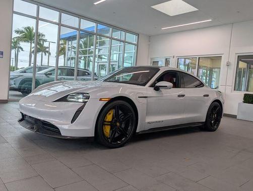 2022 Porsche Taycan Turbo S