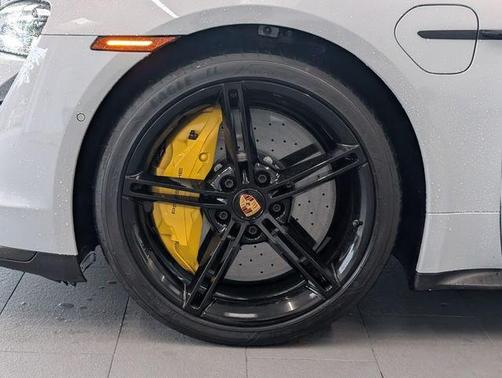 2022 Porsche Taycan Turbo S