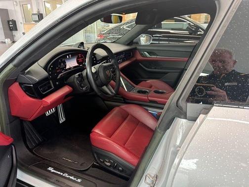 2022 Porsche Taycan Turbo S