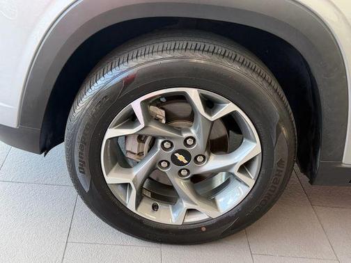 Sterling Gray Metallic 2024 Chevrolet Trax LT