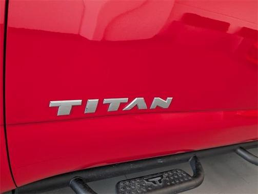 2023 Nissan Titan SV