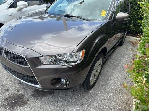 2010 Mitsubishi Outlander XLS