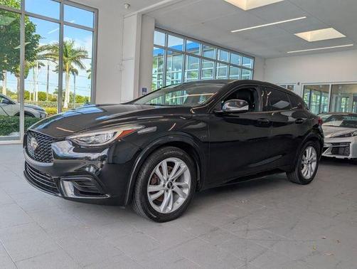 Black Obsidian 2018 INFINITI QX30 Pure