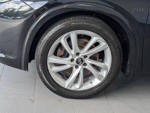 Black Obsidian 2018 INFINITI QX30 Pure