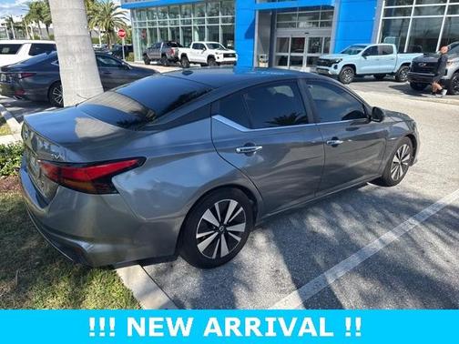 2021 Nissan Altima 2.5 SV