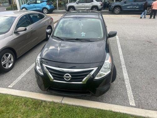 Super Black Metallic 2019 Nissan Versa 1.6 SV